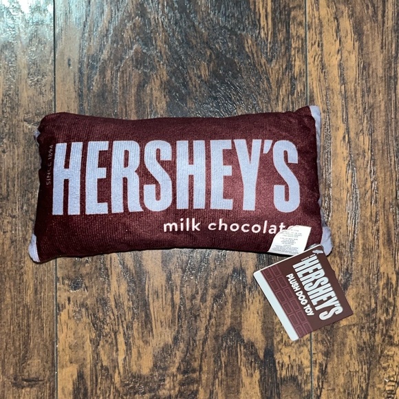 HERSHEY’S DOG TOYS THE ONLY CHOCOLATE THAT YOUR DOG CAN HAVE 😍 - Picture 3 of 8